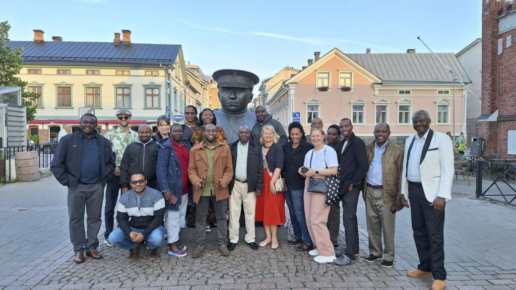 1.Toripolliisi is one of Oulu's most famous and photographed landmarks. It is located in Oulu's market square next to the market hall. Toripolliisi statue is a tribute to the market policemen who maintained order at Oulu's market in the past. Traditionally, a picture is taken with the Toripolliisi, as we did too.