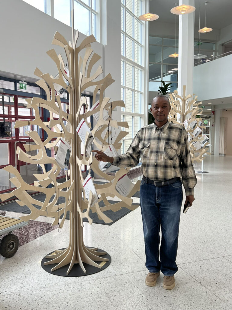 At the university, doctoral dissertations are publicly displayed for at least 7 days before the thesis defense, on the “Tree of Science” in the respective doctoral program.