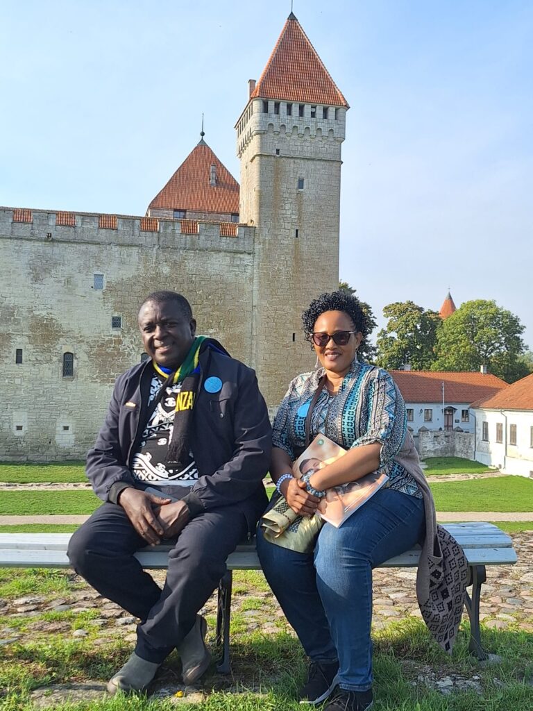 Evod Minja and Christowaya Mtinda enyoing sunny September afternoon near the Kuressaare castle.