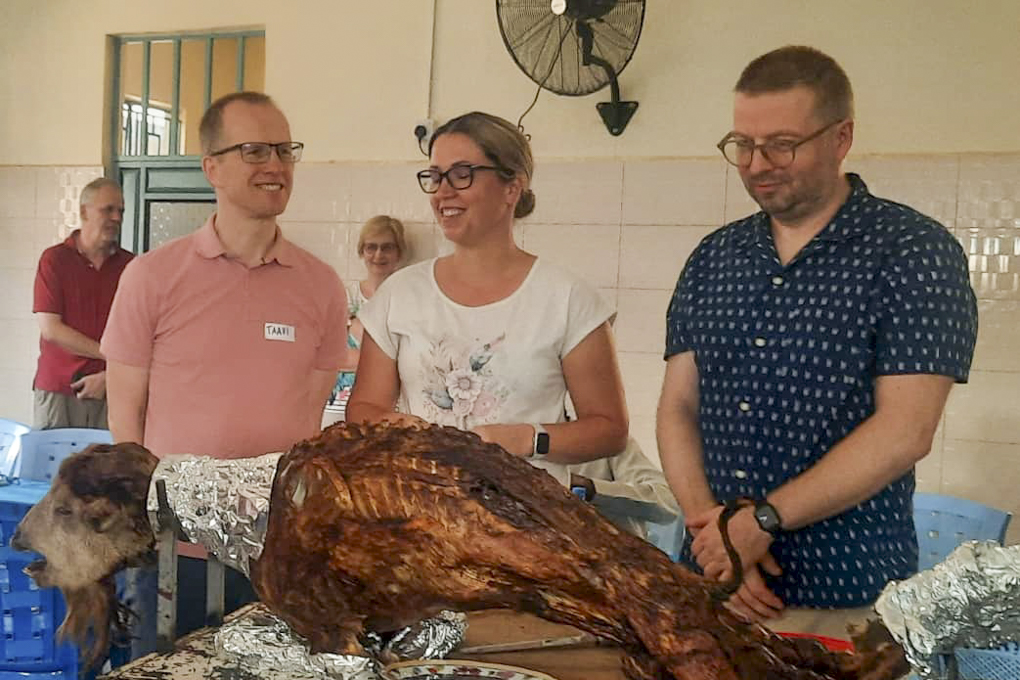 To celebrate the event, "African cake" was eaten together with the participants and family of Mawella VTC.